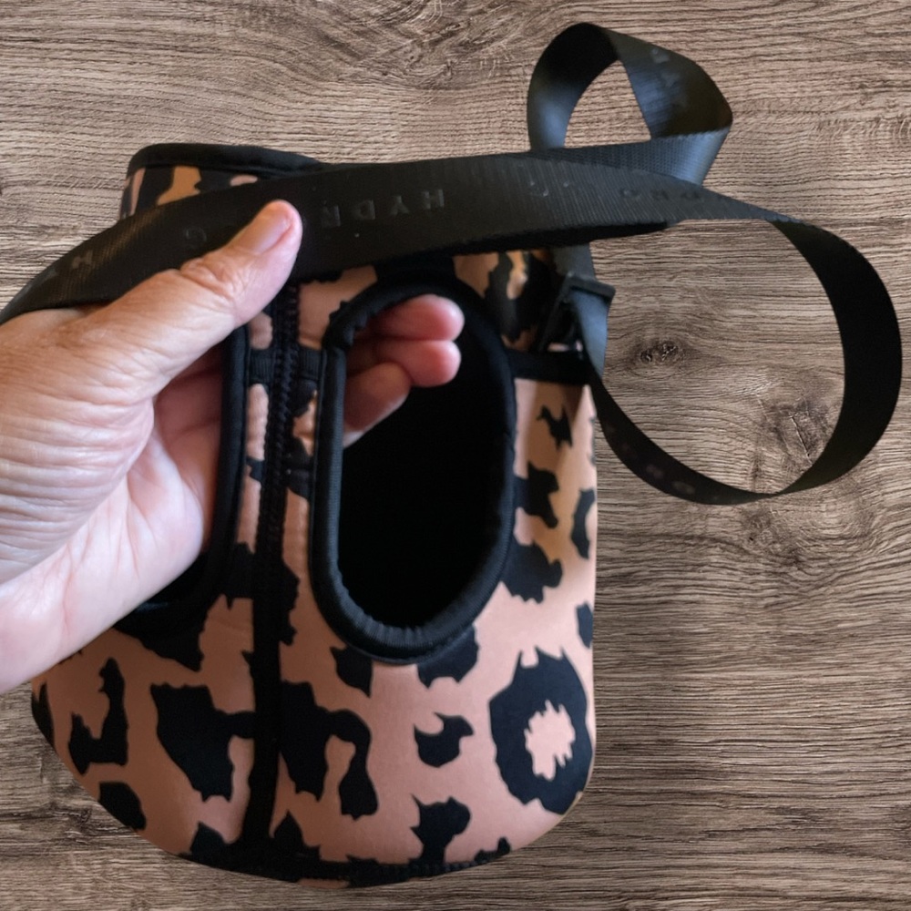 HydroJug  SLEEVE
by HydroJug Black & Brown Leopard Print - SLEEVE only! - Picture 6 of 8
